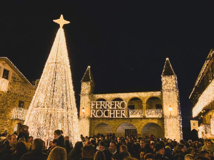 Fuente del Maestre llega a la final del concurso del alumbrado de Navidad de Ferrero Roche