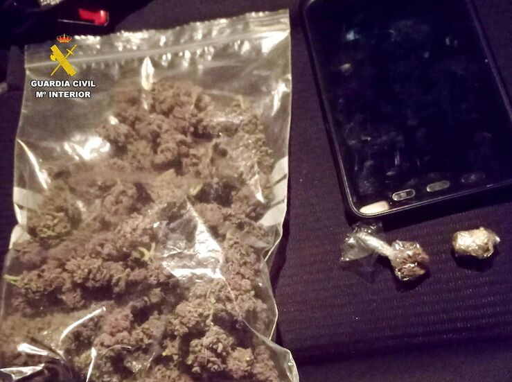 Detenido en Madrigal de Vera con 108 gramos de cogollos de marihuana en su vehculo 