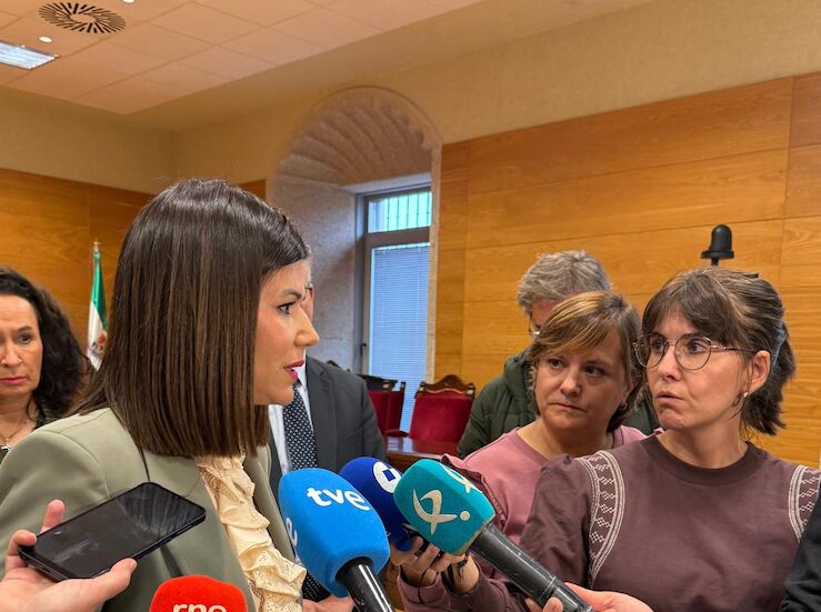Cceres se adhiere al sistema VioGn y crear una unidad de la Polica Local 