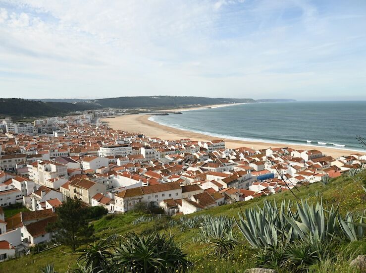 Nazar el destino atlntico que combina naturaleza tradicin y un alojamiento perfecto 