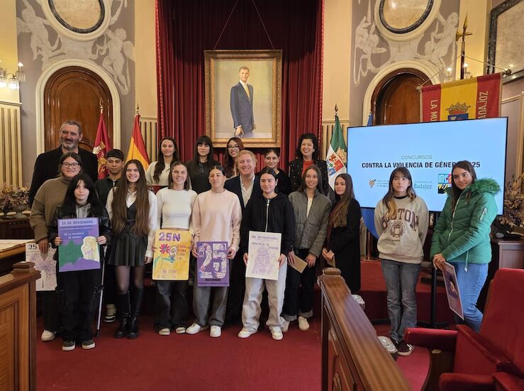 Ayuntamiento de Badajoz entrega los premios de los concursos contra la violencia de gnero