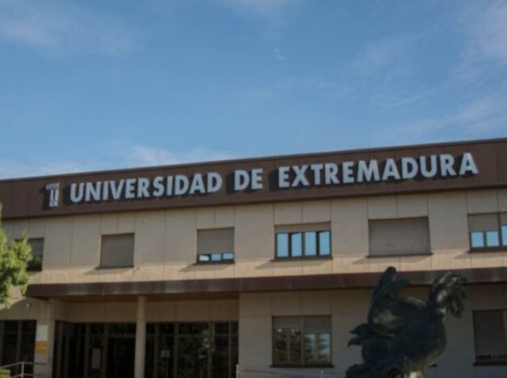 UEx suma master de Atencin a Cronicidad y Dependencia y Diseo Universal para Aprendizaje