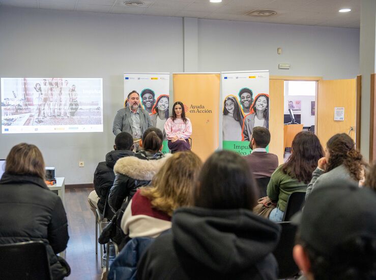 Ayuda en Accin y Ayuntamiento de Mrida presentan IV programa Impulsa Empleo Joven 