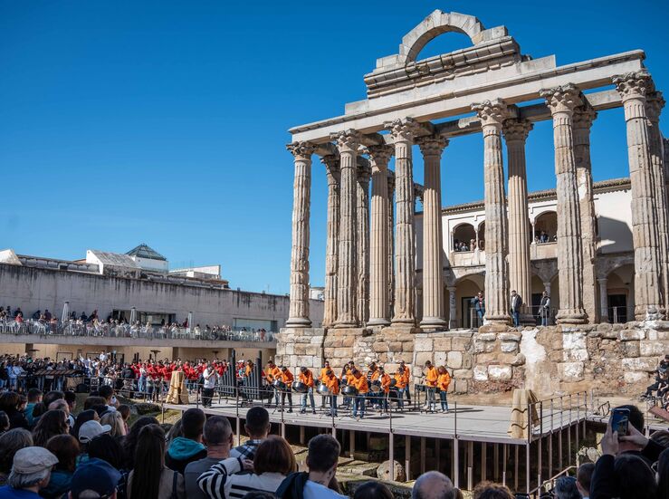 Seis agrupaciones participan el domingo en XII Concurso Regional de Tamborada y Percusin