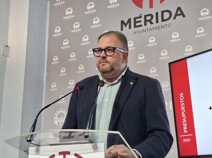 Osuna muestra su apoyo a la candidatura de Snchez Cotrina para liderar el PSOE extremeo