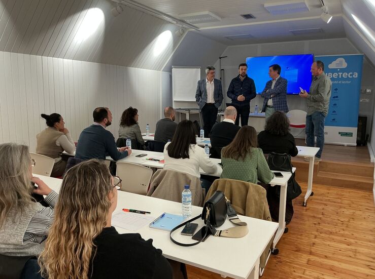 Jornada en Mrida analiza papel de Espacios Nubeteca en la lectura y el prstamo digital