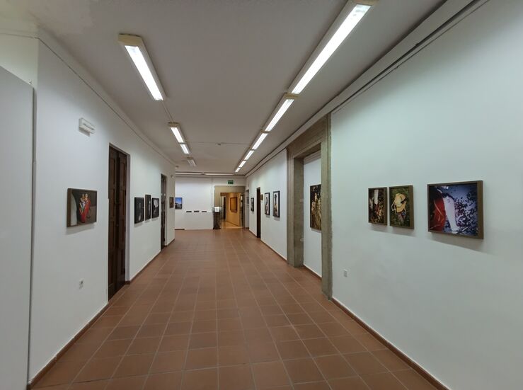 La exposicin Yo quiero un novio aceitunero de Luca Herrero llega a Plasencia 