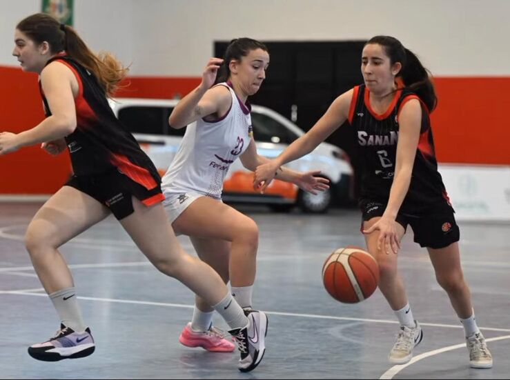 Derbi cacereo entre el MF Renovables AlQzeres y el Toyota Novomotor San Antonio