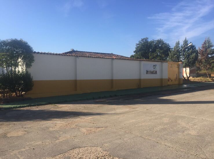 Pacma denuncia graves irregularidades en el centro de proteccin animal de Badajoz
