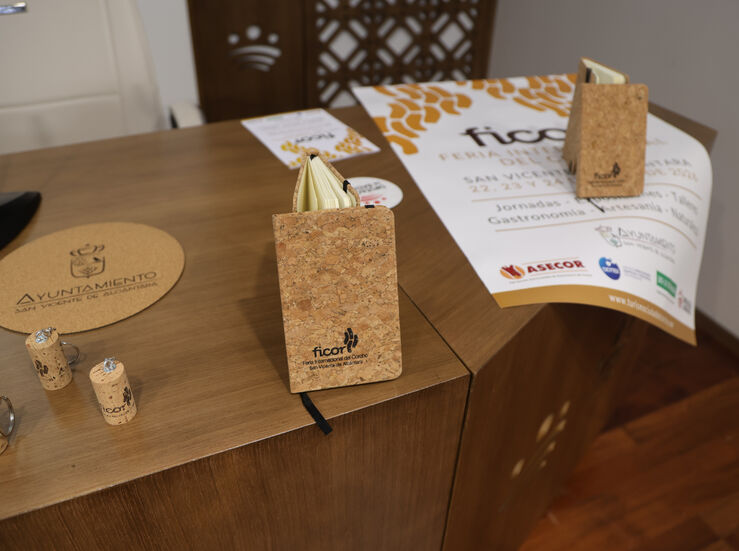 FICOR vuelve a situar a San Vicente de Alcntara en epicentro mundial del sector corchero