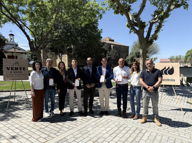 Premios Pueblos con Futuro a Malpartida de Plasencia Ceclavn Alcntara y Toril