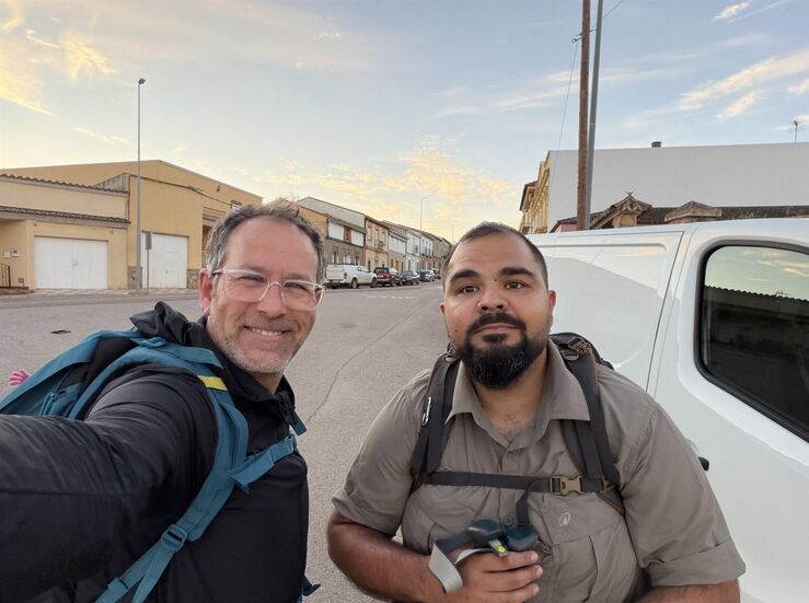 A pie antiguo camino romano ManchitaGuadalupe para promover nueva ruta peregrinacin