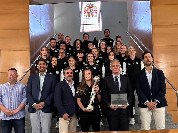 Quintana recibe al Sport Extremadura tras su ascenso a categora plata del ftbol femenino