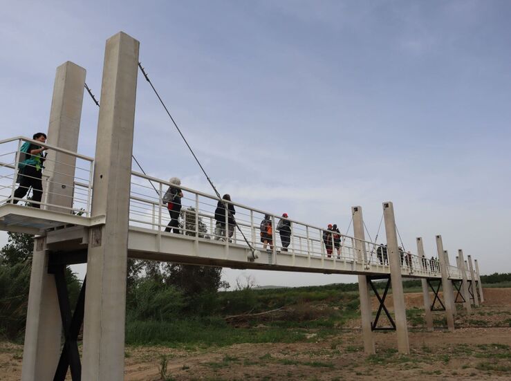 Diputacin concluye pasarela peatonal sobre ro Brdalo en el Camino Mozrabe de Santiago 