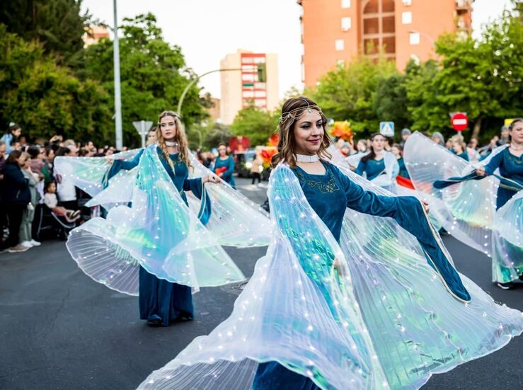 Dispositivo especial de seguridad para desfile y quema del dragn de San Jorge en Cceres