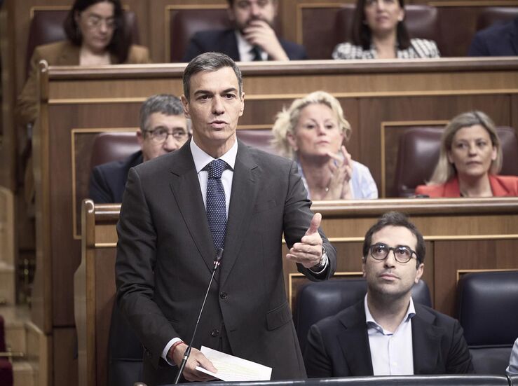 Snchez a Feijo El pacto extremeo PPVox da una patada a la Constitucin