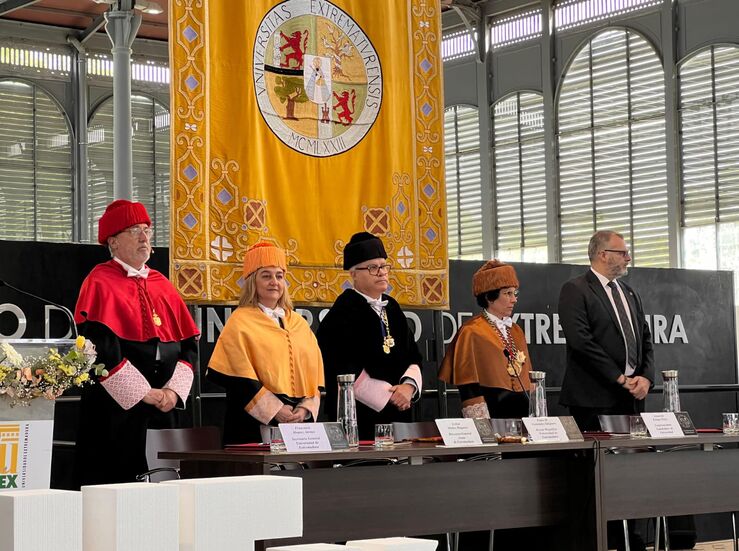 Junta destaca mejora de la financiacin de la UEx y reforma integral del sistema de becas