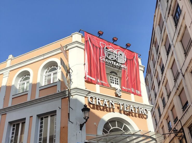 Gran Teatro de Cceres programa jazz humor con Vaquero y un recital de fotopoesa