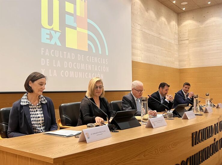Facultad Ciencias Documentacin reivindica valor de la comunicacin y la cultura extremea