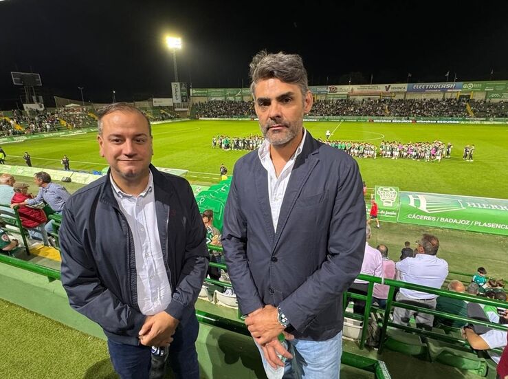 Estadio Prncipe Felipe de Cceres estrena la Grada Diputacin suma 1000 localidades