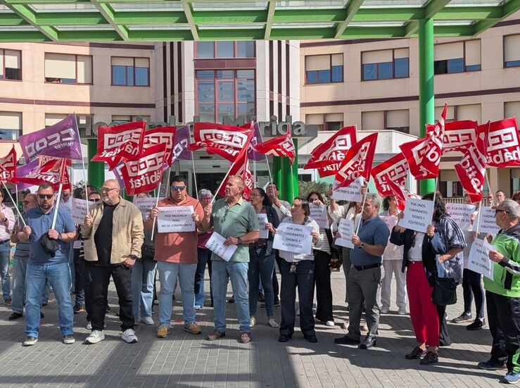Trabajadores limpieza Hospital Mrida se concentran por organizacin en horarios trabajo
