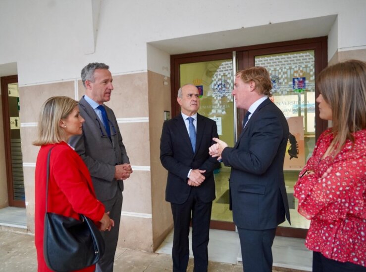Ayuntamiento de Badajoz y UNED acuerdan reforzar la formacin universitaria en la ciudad