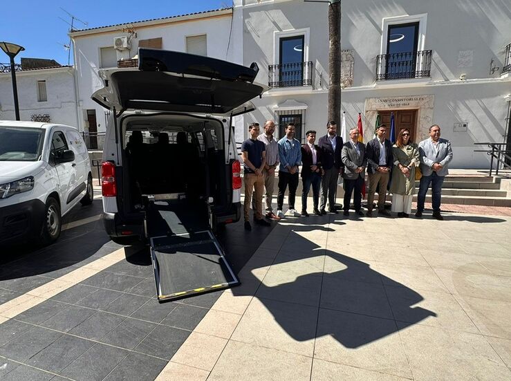 Gobierno impulsa la movilidad elctrica en Valverde de Legans con unos 3M de inversin