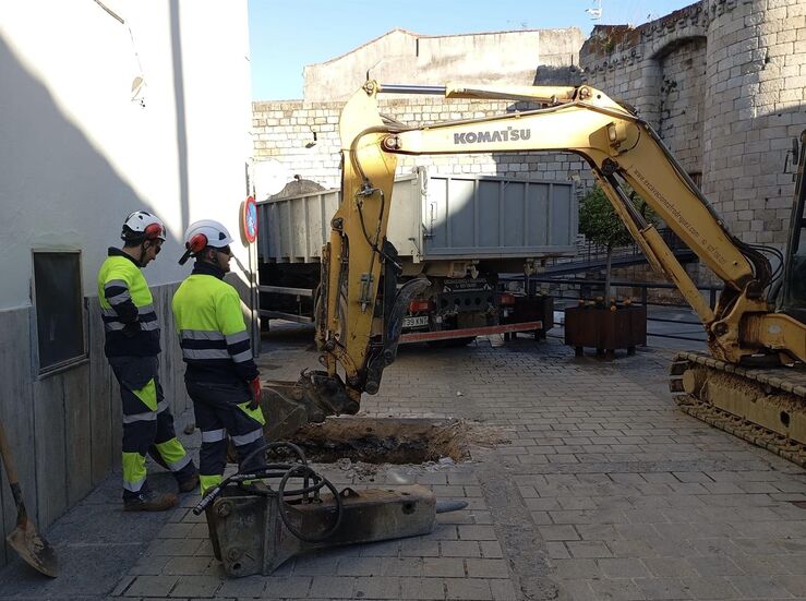 Coria refuerza seguridad contra incendios en casco histrico con instalacin hidratantes