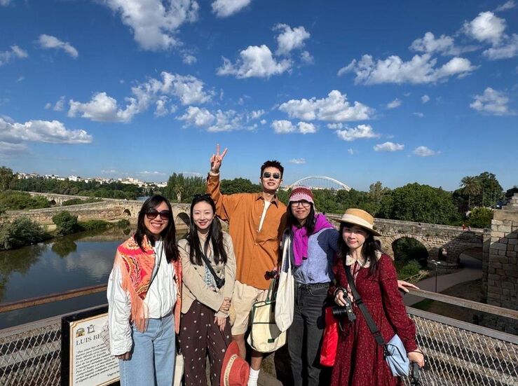 Creadores de contenido de China descubren la Va de la Plata 