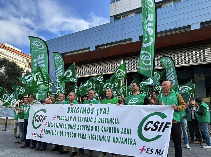 CSIF reclama mejores condiciones laborales trabajadores en Agencia Tributaria en Badajoz
