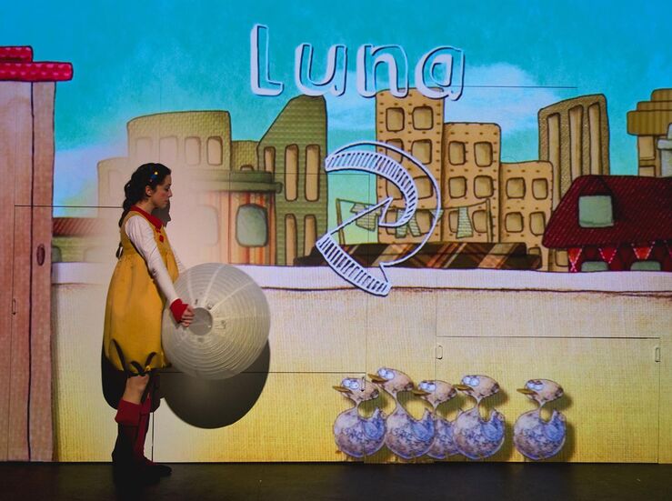 Obra A la Luna de Coma 14 ofrecer fantasa emocin y valores familiares en Badajoz
