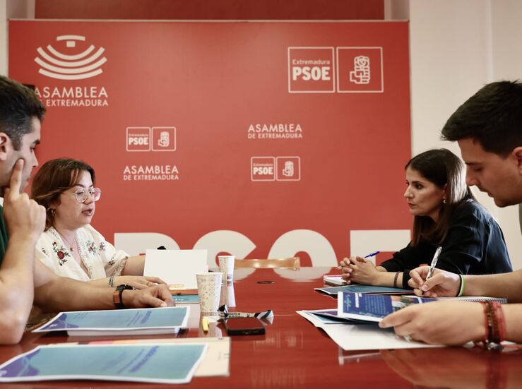 PSOE extremeo aborda con el CJEx las principales demandas de los jvenes