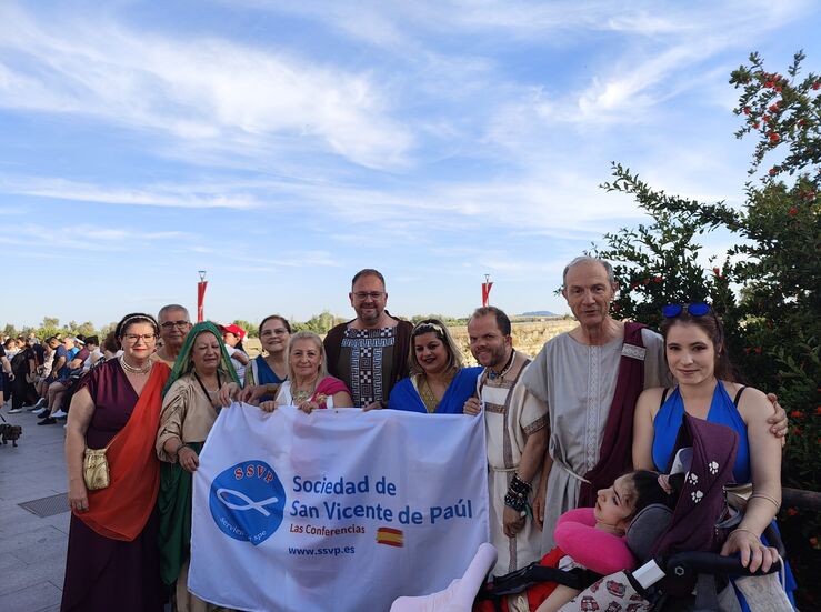 La Sociedad de San Vicente Pal participa en el Recorrido del Fuego de Emerita Lvdica