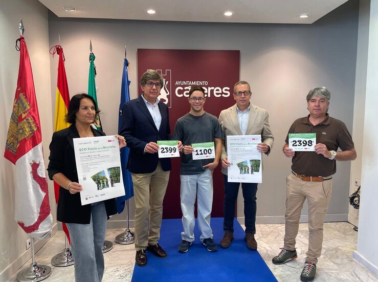 Fiesta de la Bicicleta de Cceres congregar a miles de personas con Guillermo Gracia