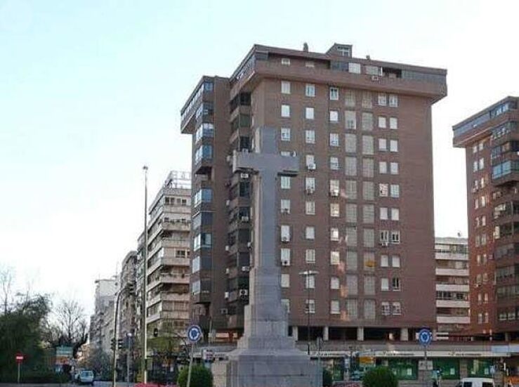 Gobierno Cceres interpone recurso de alzada para evitar retirada de la Cruz de los Cados