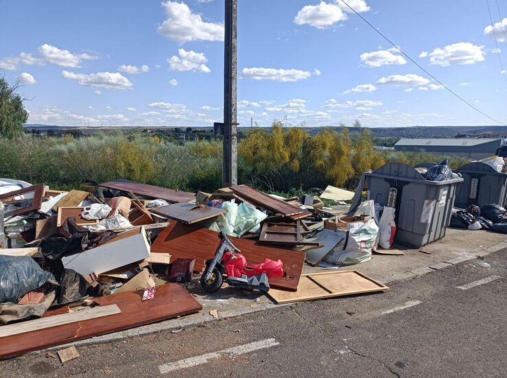 PSOE de Coria denuncia el grave abandono de la ciudad y de los servicios pblicos