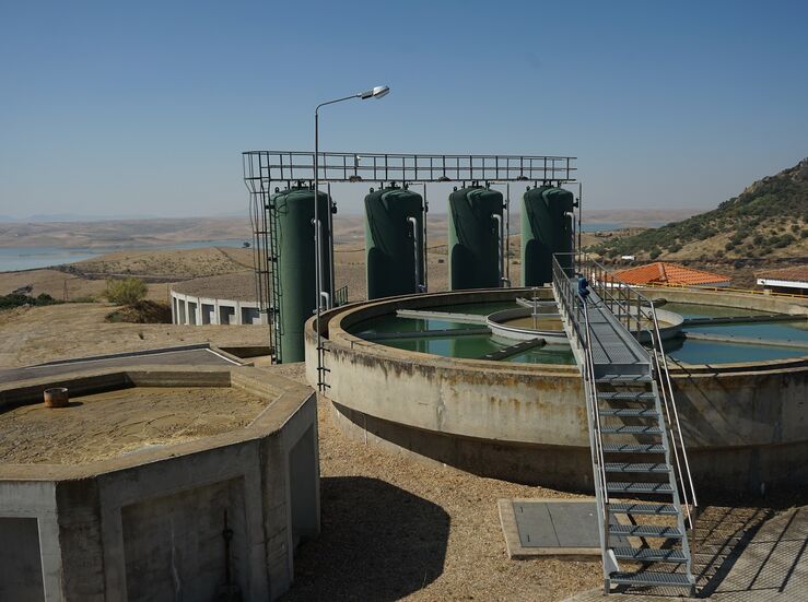Promedio presta servicio abastecimiento agua potable en Talarrubias y Esparragosa de Lares