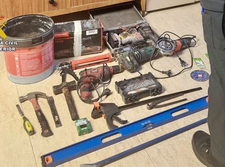 Investigadas dos personas por sustraer maquinaria de un contenedor de obra en Jarandilla