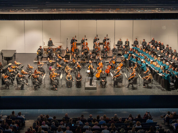 OEx concluye la celebracin de su 25 aniversario junto al Coro de Cmara de Extremadura