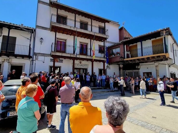 Aldeanueva del Camino inaugura espacio dedicado a una vecina asesinada por su pareja