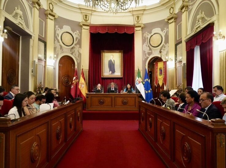 Ayuntamiento Badajoz urge adoptar medidas para dotar de ms recursos a Polica Nacional