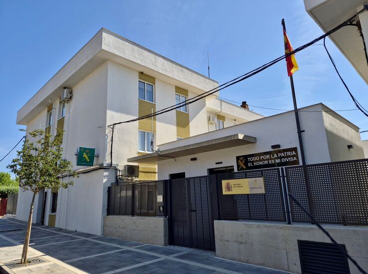 Dos detenidos por robar dos furgonetas y material de imagen y sonido de una nave de Coria 
