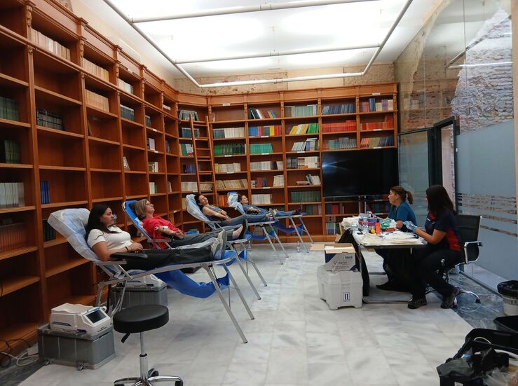 La jornada solidaria celebrada en la Diputacin de Badajoz recauda 38 bolsas de sangre 