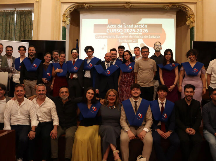 Veinte alumnos Conservatorio Bonifacio Gil Badajoz se gradan en varias especialidades