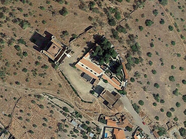 La Junta mejorar accesibilidad y seguridad en entorno monumental del castillo de Nogales