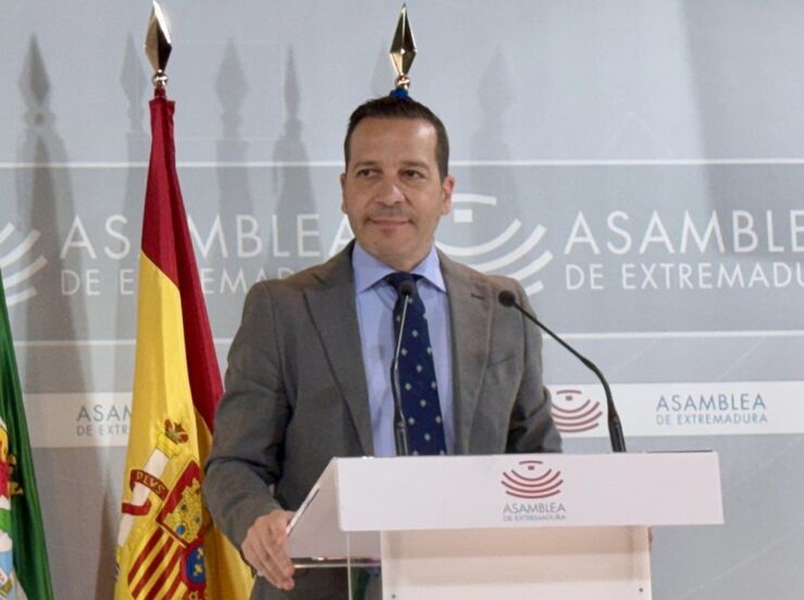 Fernndez Calle ve perdido a Cotrina por pedir su cese para apoyar los PGEx