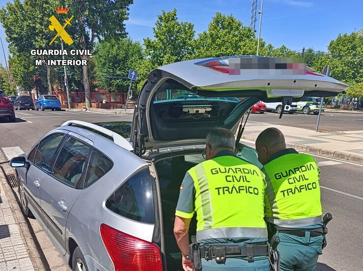 Investigados dos vecinos de Mrida por la sustraccin de cerca de 80 paquetes de reparto