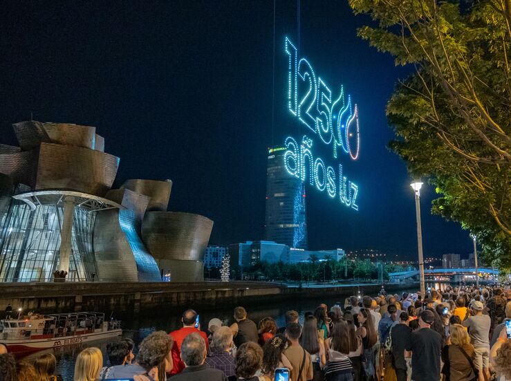 Espectculo rcord con 1500 drones en cielo de Bilbao por el 125 aniversario de Iberdrola