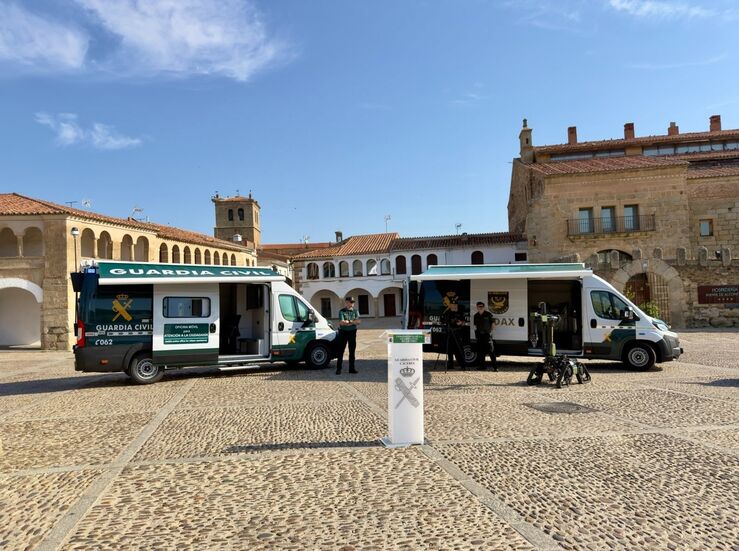 La Guardia Civil de Cceres incorpora una nueva Oficina Mvil de Atencin a la Ciudadana