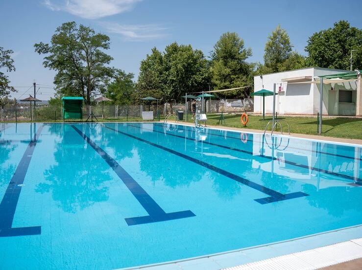 Abren las piscinas municipales de complejos deportivos Guadiana y La Argentina en Mrida 
